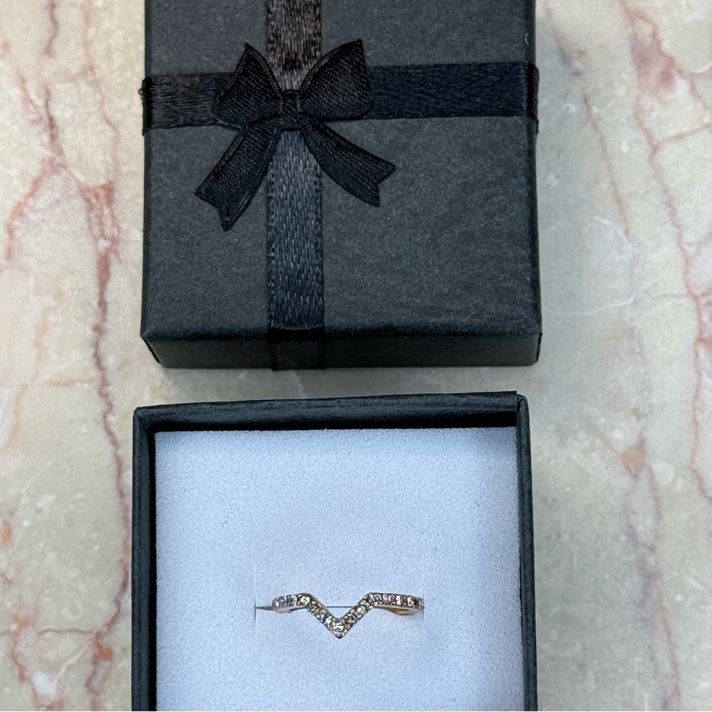Elegant Gold Zigzag Ring In A Gift Box